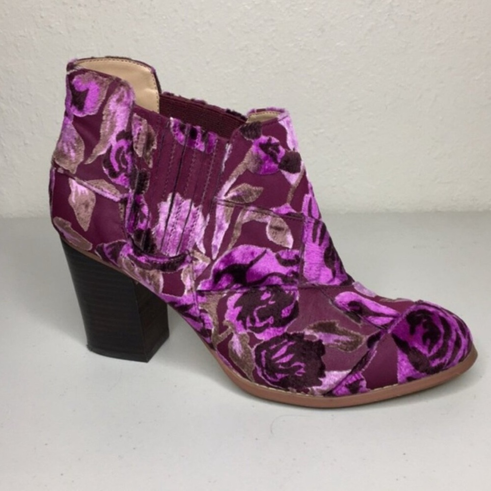 Anthropologie Billy Ella Floral Burnout Velvet Booties
